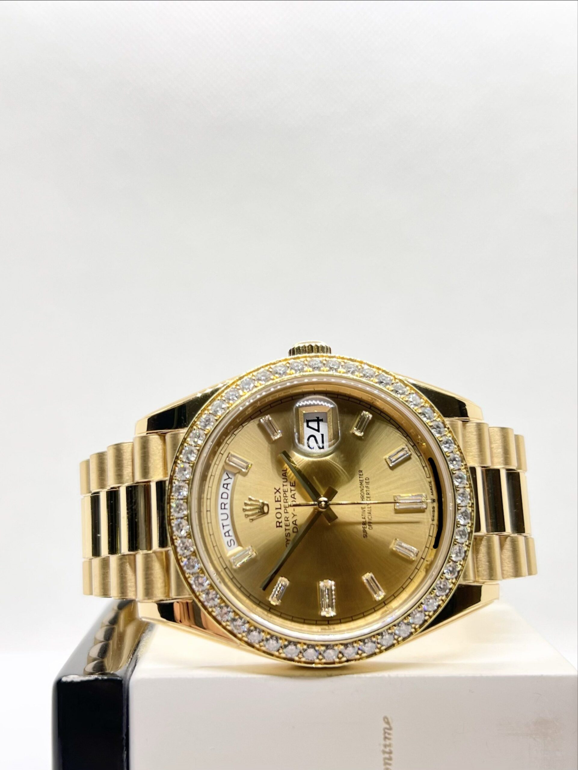 pre owned rolex oyster daydate 1769254831 add63854 progressive