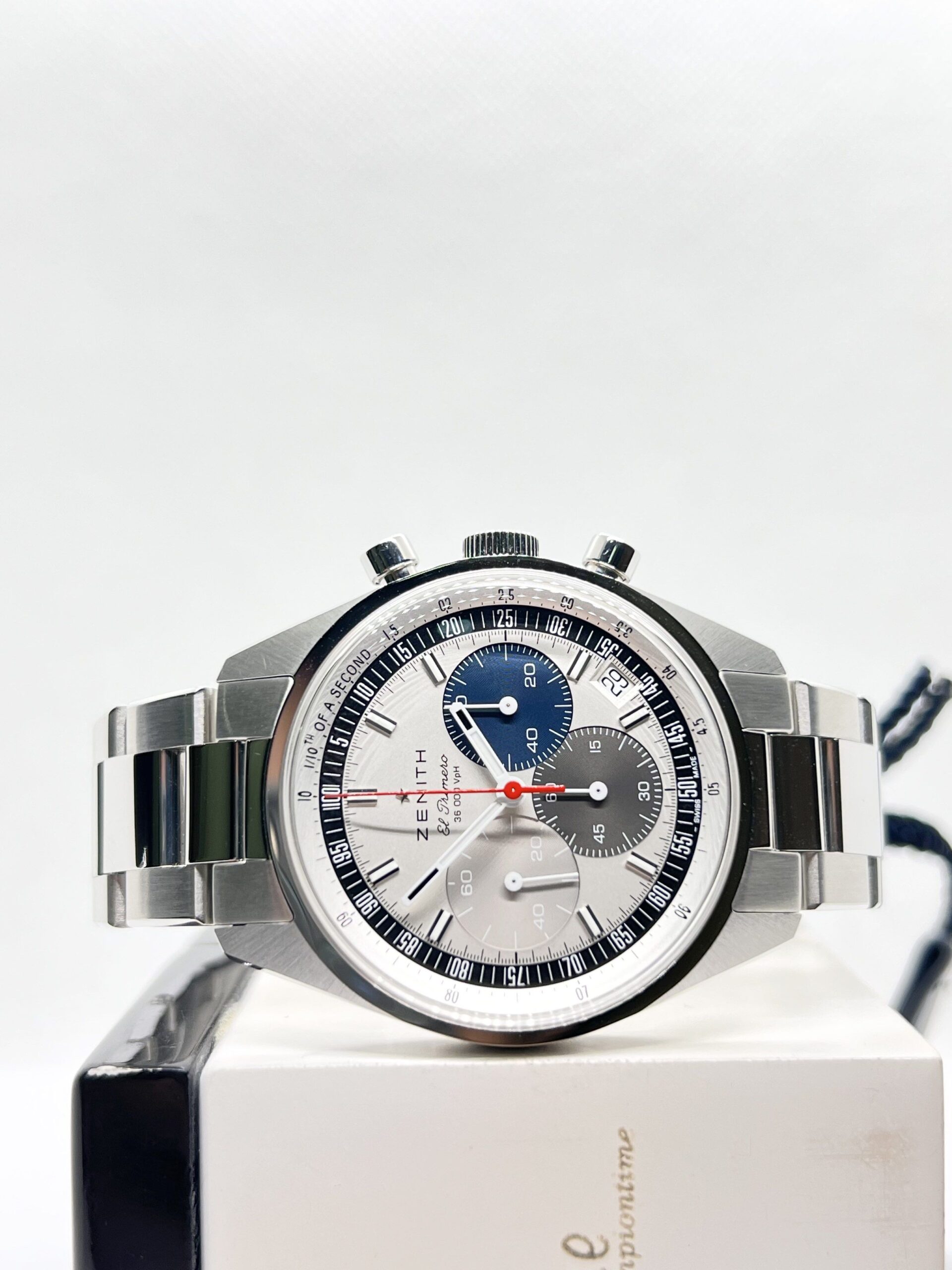 pre owned zenith chronomaster 1769686404 d82aad90 progressive