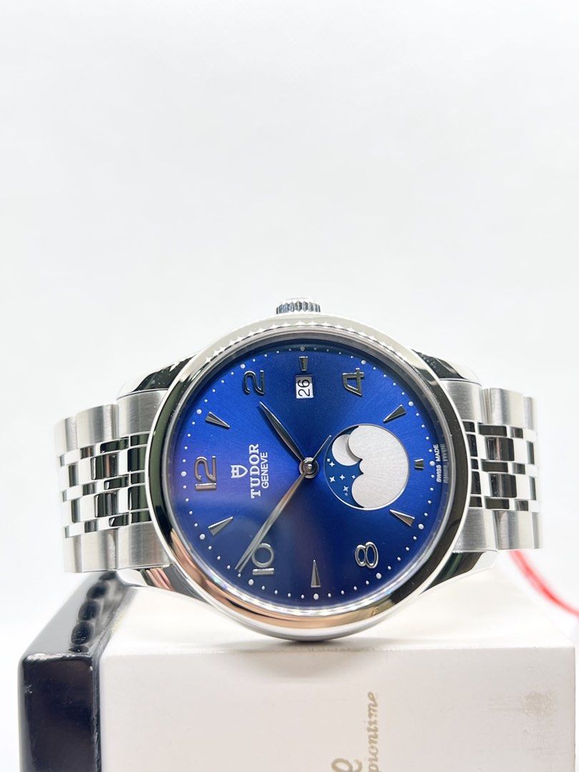 1926 Luna Moonphase 91560-0002