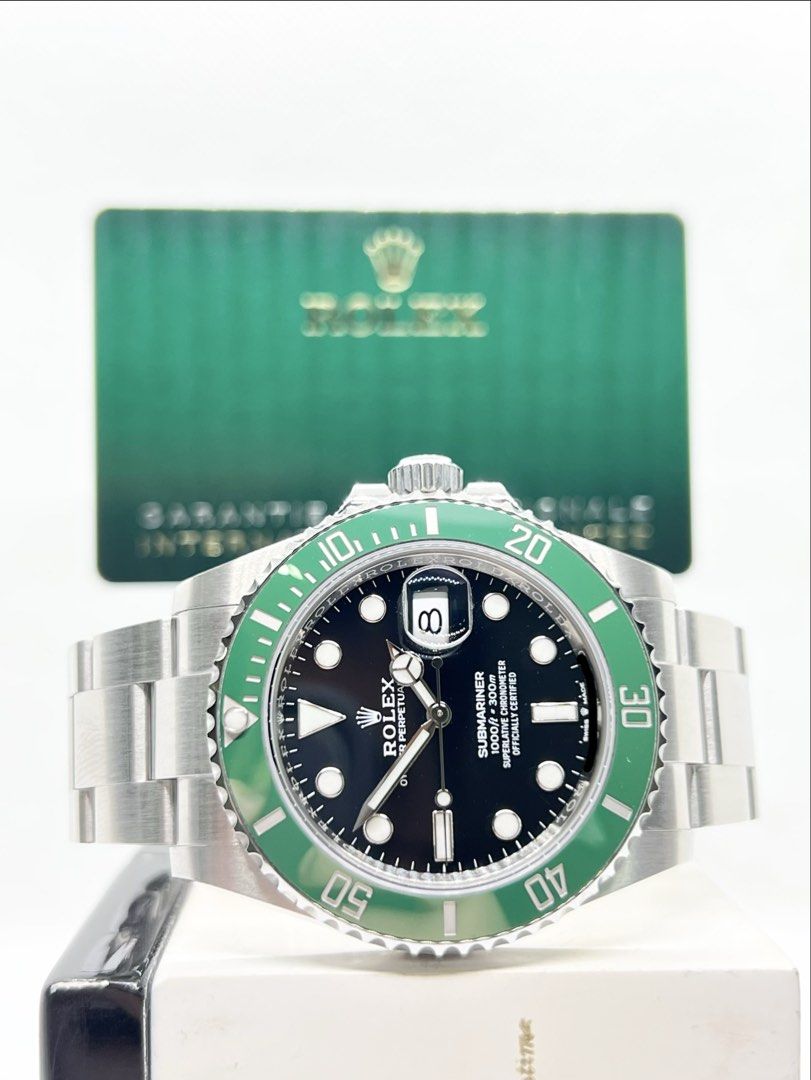 Rolex Oyster Submariner 126610LV “Starbucks”
